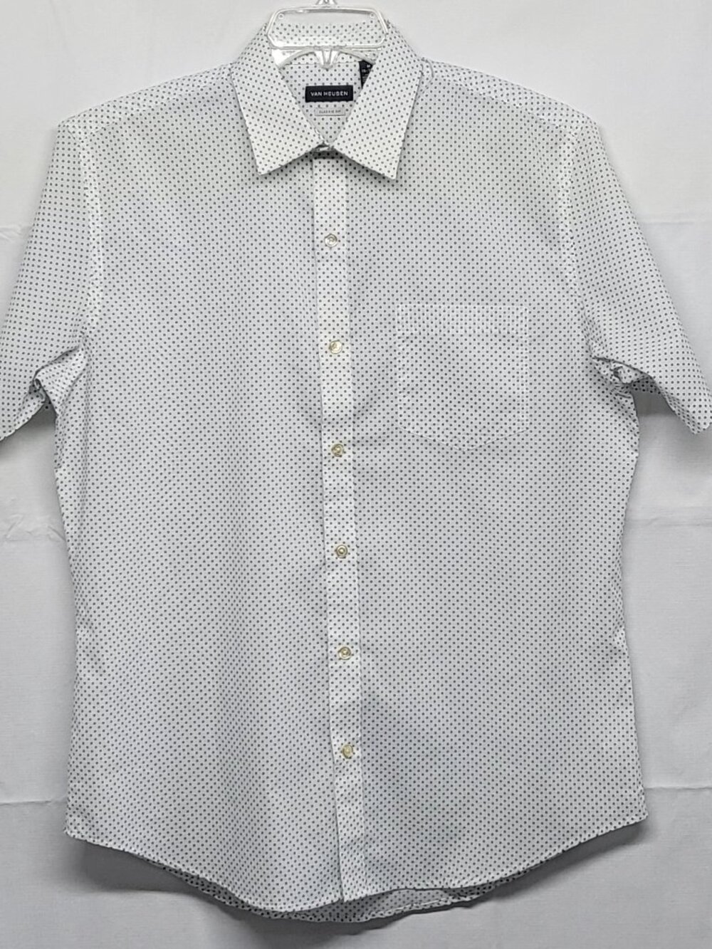 Van Heusen Mens Shirt Size Medium 15-15.5 Classic Fit Short Sleeve Dotted Print